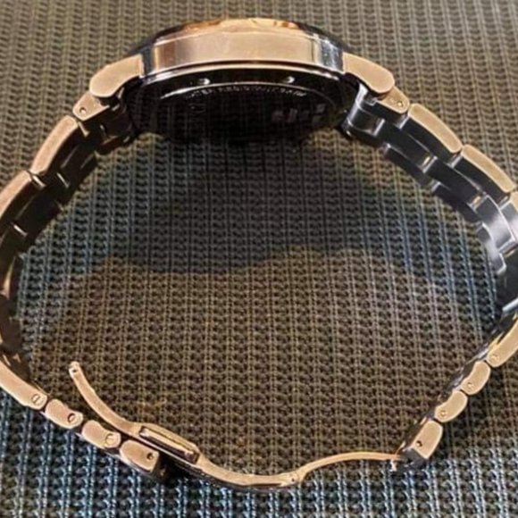 Gucci Ion Plated S-Steel Men’s Watch - Picture 5 of 6